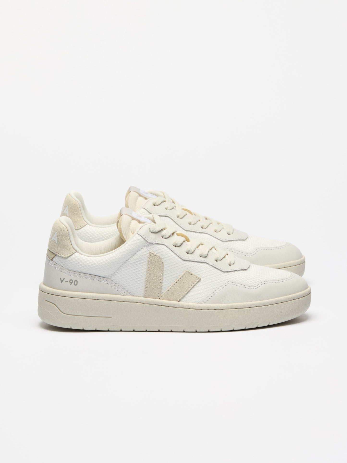 V-90 B-Mesh White Pierre