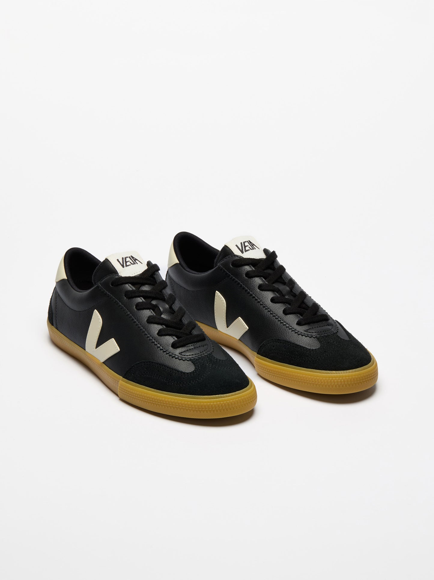 Volley Leather Black Pierre