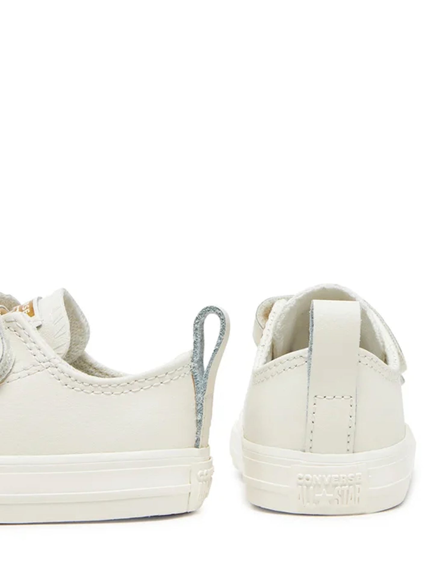Converse 2V Taylored Lux Sneakers